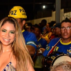 Carnaval 2022: Lexa posa ao lado da bateria da Unidos da Tijuca em ensaio da escola