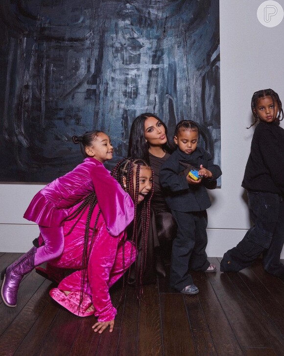 Kim Kardashian e Kanye West são pais de quatro filhos