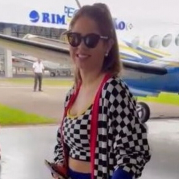 Mãe de Marília Mendonça guarda roupa que a cantora usava, toda suja de óleo, e o celular de uso pessoal dela