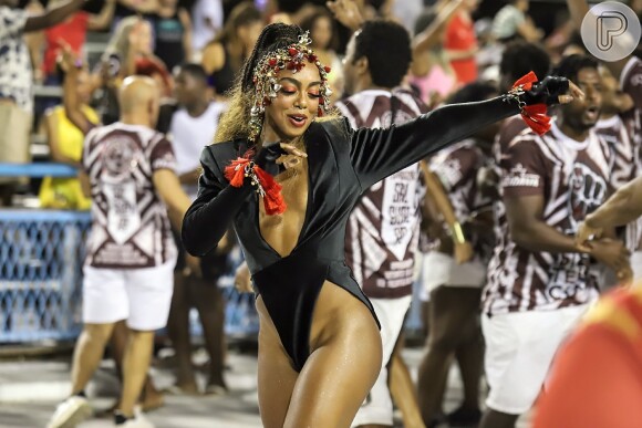 Carnaval 2022: Dandara Mariana elege fantasia cavada em ensaio da Salgueiro