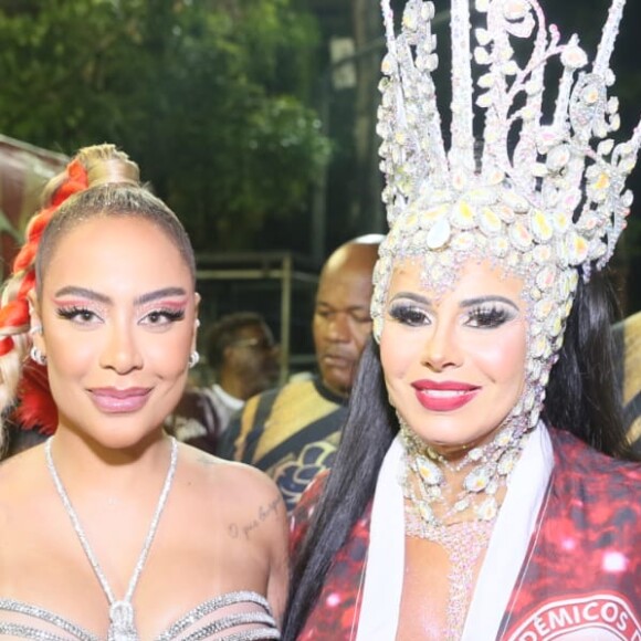Carnaval 2022: Rafaella Santos, irmã de Neymar, posa com Viviane Araújo, rainha de bateria da Salgueiro, em ensaio na Sapucaí