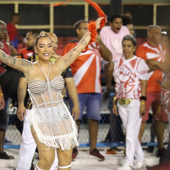 Carnaval 2022: Rafaella Santos, irmã de Neymar, escolhe fantasia transparente para ensaio da Salgueiro