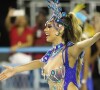 Carnaval 2022: Lexa impressiona com samba no pé e corpo escultural ao desfilar pela Sapucaí com fantasia cavada