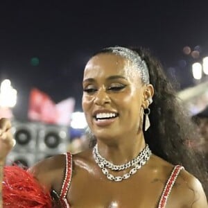 Carnaval 2022: MC Rebecca exibe corpo escultural em ensaio técnico da Salgueiro na Sapucaí