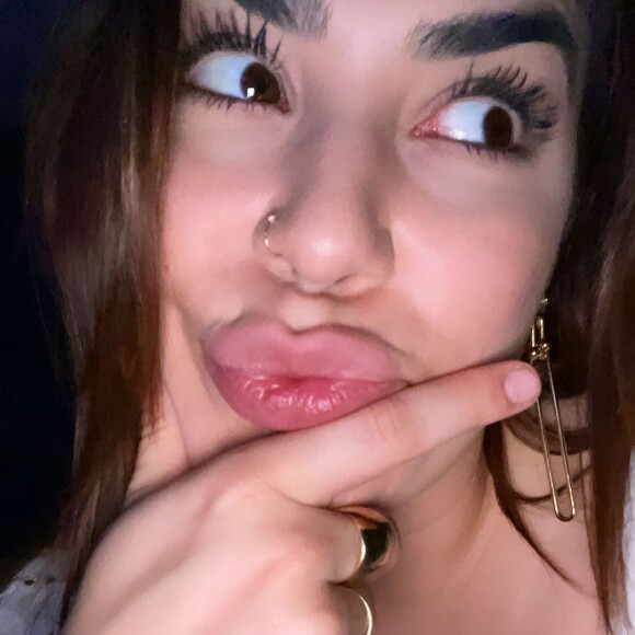 O assalto à família de Naiara Azevedo teve início por volta das 6h da manhã. Ao acordar, mãe da cantora deu de cara com os três homens no interior da casa