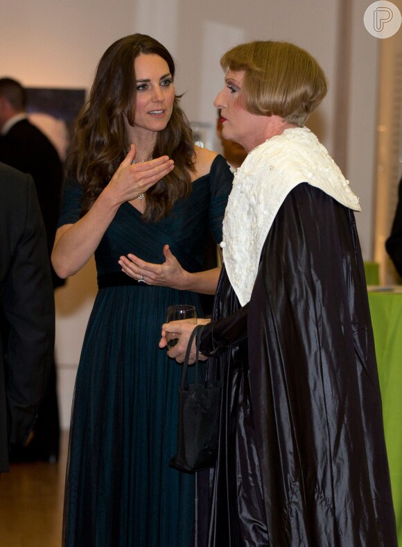 Em maio, Kate Middleton foi a um evento de gala na Inglaterra usando a peça da grife Jenny Packham