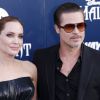 Brad Pitt e Angelina Jolie subiram ao altar para celebrar cerimônia ecumênica em Chateau Miraval, na França, em agosto deste ano
