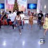 Fátima Bernardes dança Afrovibe, modalidade para emagrecer que mistura ritmo afro com esporte durante o 'Encontro' desta quarta-feira, 10 de dezembro de 2014