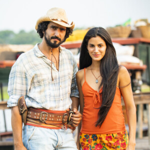 Filó (Letícia Salles) é apaixonado pelo patrão, José Leôncio (Renato Góes) na novela 'Pantanal'