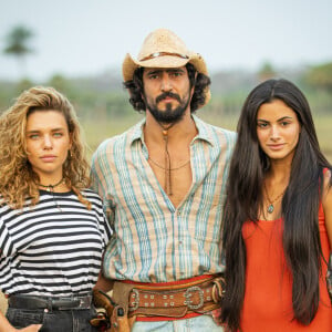 Filó (Letícia Salles) rivaliza com Madeleine (Bruna Linzmeyer) o amor de José Leôncio (Renato Góes) na novela 'Pantanal'