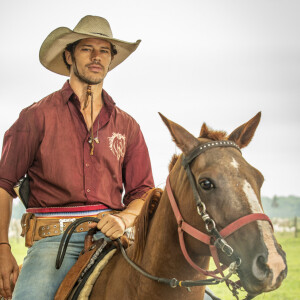 Tadeu (José Loreto) é filho de Filó (Letícia Salles/Dira Paes) e tem 2 irmãos na novela 'Pantanal': Jove (Jesuíta Barbosa) e José Lucas de Nada (Irandhir Santos)