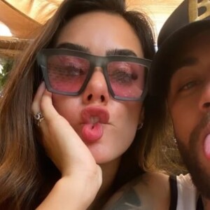 Neymar e Bruna Biancardi estão em um relacionamento desde agosto do ano passado