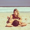 Bruno Gagliasso e Giovanna Ewbank adoram praia e por diversas vezes já compartilharam fotos em momentos fofos nas areias