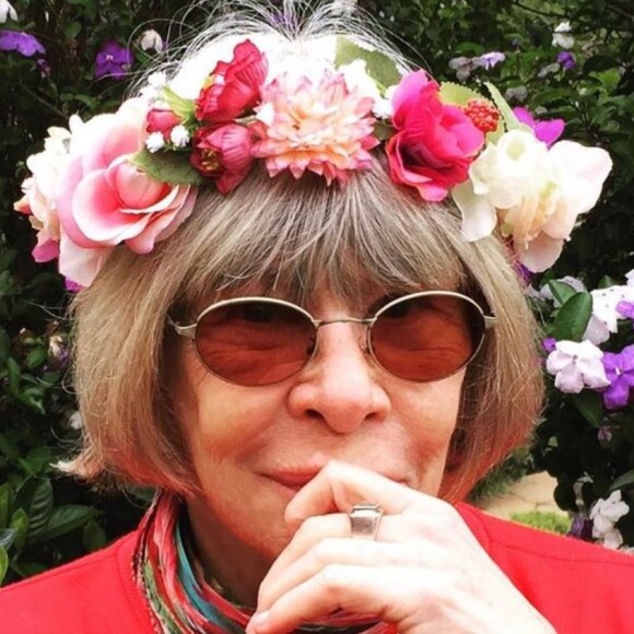 Rita Lee está curada do câncer