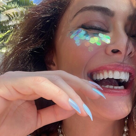 Juliana Paes confessou ter se sentido muito culpado após esquecer a apresentação do filho na escola