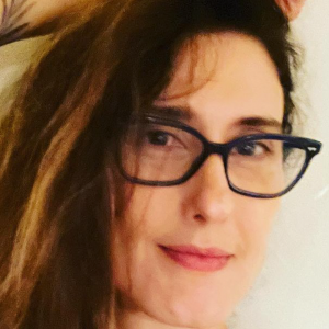 Paola Carosella abriu o coração em entrevista para a Boa Forma e revelou detalhes sobre o divórcio de Jason Lowe, após 8 anos de relação