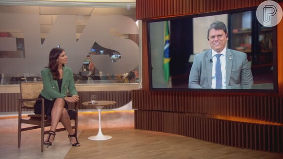 Andréia Sadi também comanda o 'Papo de Política', em que faz um balanço da semana e destacam o que foi notícia no cenário político brasileiro e internacional