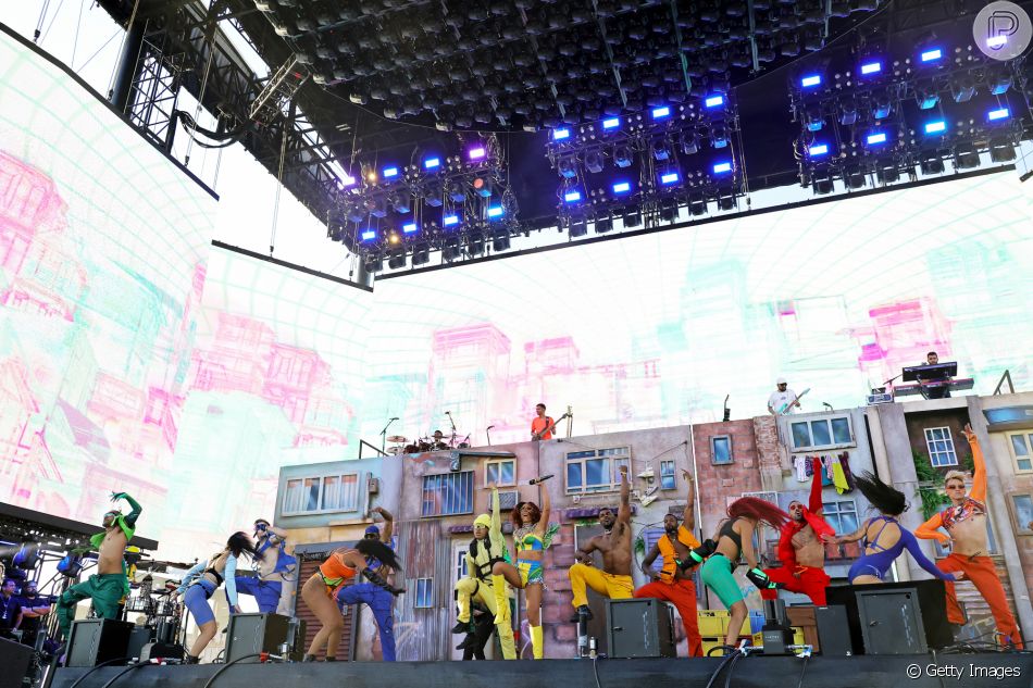 Cenário de Anitta fazia referência às comunidades do Rio