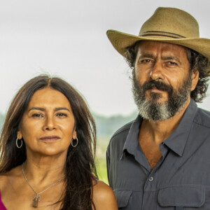 Na novela 'Pantanal', Tadeu (José Loreto) sai em defesa da mãe, Filó (Dira Paes), ao brigar com o pai, José Leôncio (Marcos Palmeira)