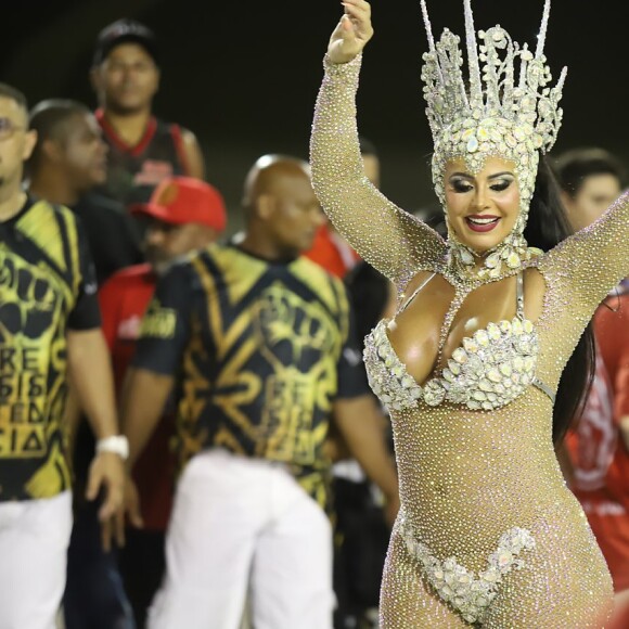 Viviane Araújo não se incomodou com as mudanças no corpo trazidas pela gravidez