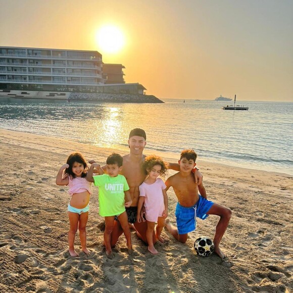 Cristiano Ronaldo já é pai de quatro filhos