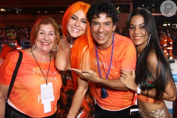 Paolla Oliveira ao lado da sogra, Ângela Maria Nogueira, mãe de seu namorado, Diogo Nogueira