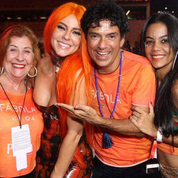 Paolla Oliveira ao lado da sogra, Ângela Maria Nogueira, mãe de seu namorado, Diogo Nogueira