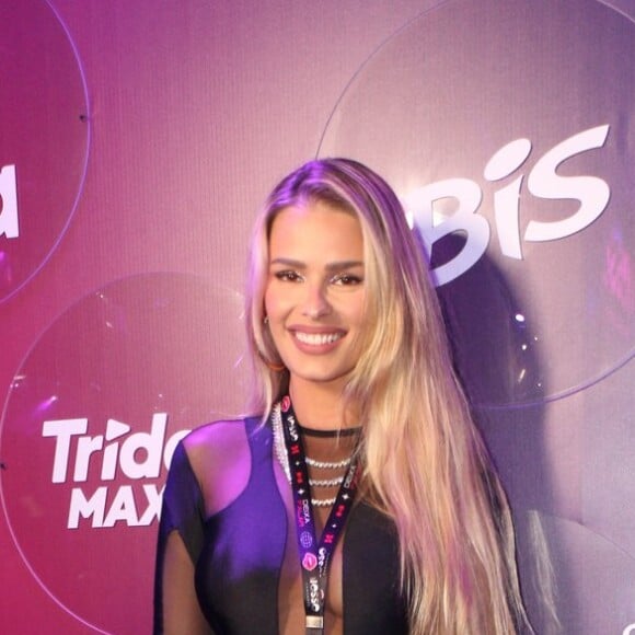 Yasmin Brunet admitiu ter ido sem calcinha para evento em camarote da Sapucaí neste sábado (30)