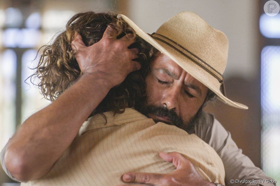Jove (Jesuíta Barbosa) e José Leôncio (Marcos Palmeira) tiveram poucos momentos de afeto na novela 'Pantanal'