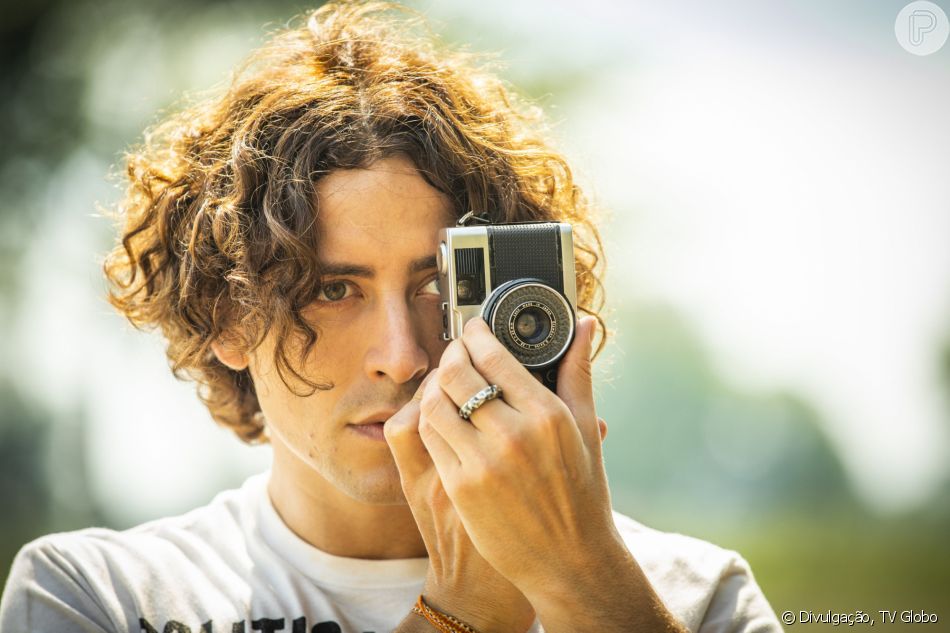 José Leôncio (Marcos Palmeira) praticamente expulsa o filho, Jove (Jesuíta Barbosa), de casa na novela 'Pantanal', mas o rapaz foge antes da fazenda