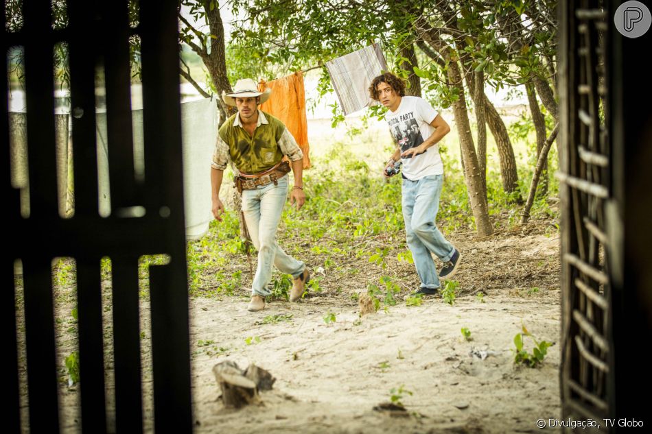 Jove (Jesuíta Barbosa) e Juma (Alanis Guillen) vão embora do Pantanal na novela