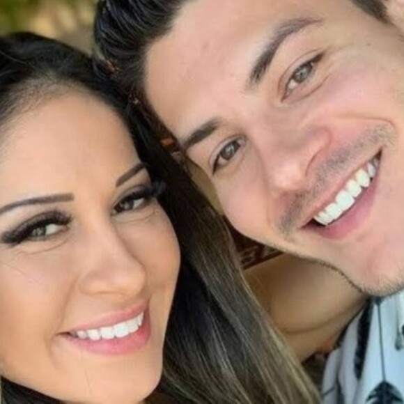 Maíra Cardi tem plenos poderes da vida de Arthur Aguiar