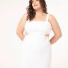 Vestido de noiva: esse modelo branco plus size com decote reto é da C&A