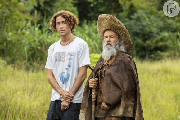 Novela 'Pantanal': Jove (Jesuíta Barbosa) conta que o irmão José Lucas (Irandhir Santos) parece muito o Velho do Rio (Osmar Prado) no capítulo de segunda-feira, 30 de maio de 2022