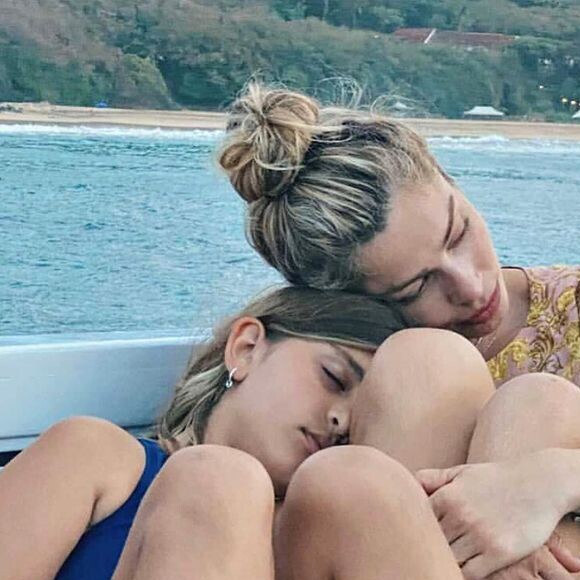 Grazi Massafera se declarou à filha em seu aniversário