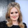 Adele quer se casar em sigilo. Segundo uma fonte da revista 'US Weekly', a cantora pretende oficializar a união com Simon Konecki em junho e dezembro deste ano; em 20 de março de 2013
