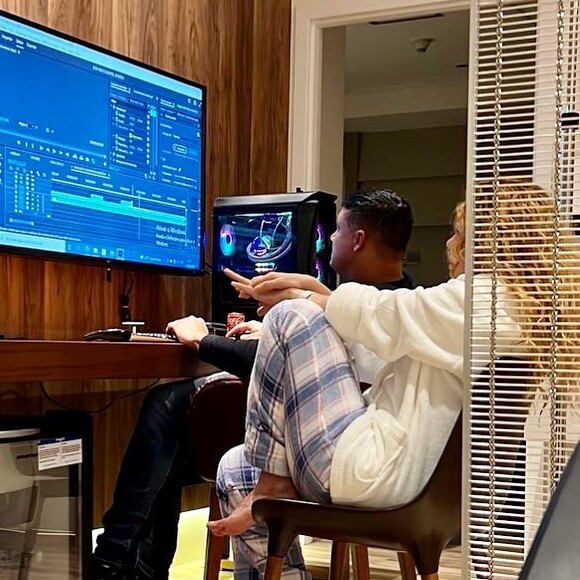 Joelma foi internada para tratar de um edema, sequela da quarta vez que pegou Covid