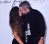 Simone trocou beijos com marido, Kaká Diniz, na festa de aniversário da irmã