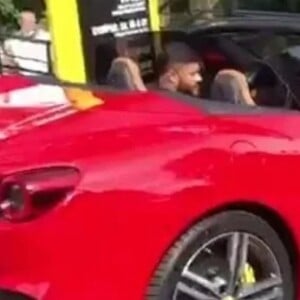 Vídeo de Hulk na Ferrari viralizou nas redes sociais