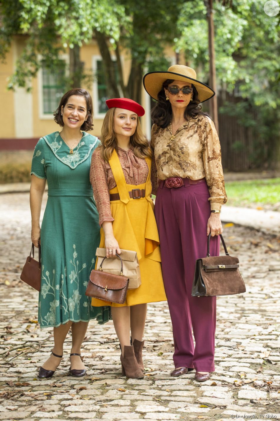 Isadora (Larissa Manoela) vai fazer vestido de noiva da tia, Heloísa (Paloma Duarte) na novela 'Além da Ilusão'