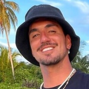 Gabriel Medina é visto flertando com ex-BBB