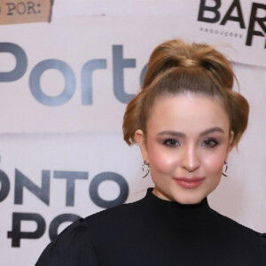 Larissa Manoela já havia sido flagrada aos beijos com André Luiz Frambach algumas vezes