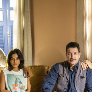 Filha de Tenório, Guta se apaixonou por Marcelo, filho de Zuleica, amante do pai da garota, na novela 'Pantanal'