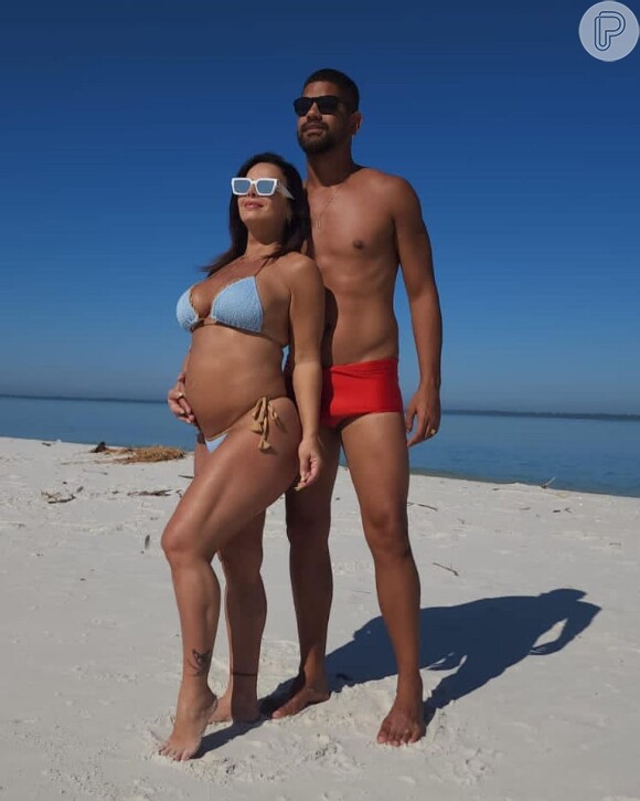 Viviane Araújo está grávida de 8 meses do primeiro filho