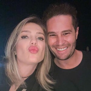 Com a esposa, Pedro Leonardo compareceu a um show recente de Leonardo