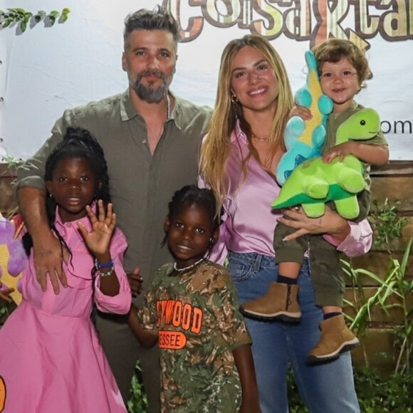 Giovanna Ewbank enfrentou mulher que chamou adultos e crianças negros de 'pretos imundos'