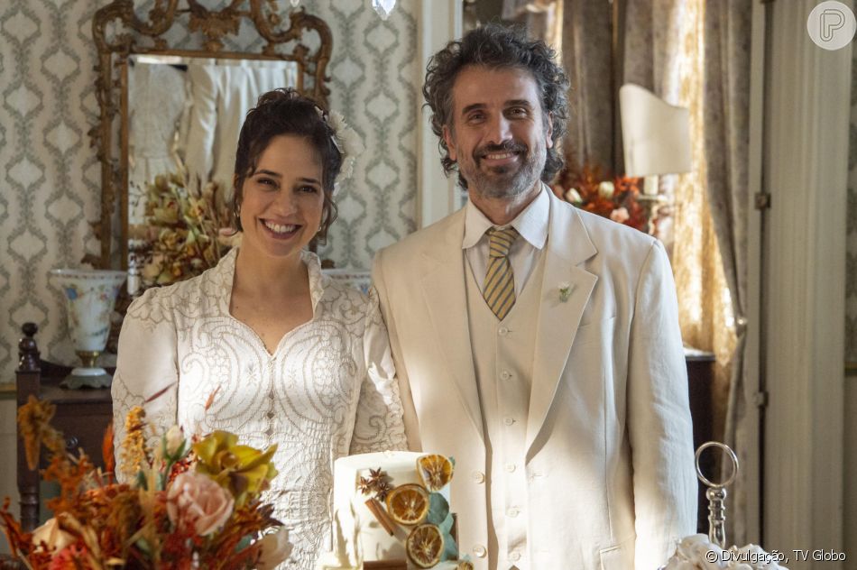 Heloísa dará à luz seu filho com Leônidas, no fim da novela 'Além da Ilusão', mas acaba surpreendida com qauadro de hemorragia