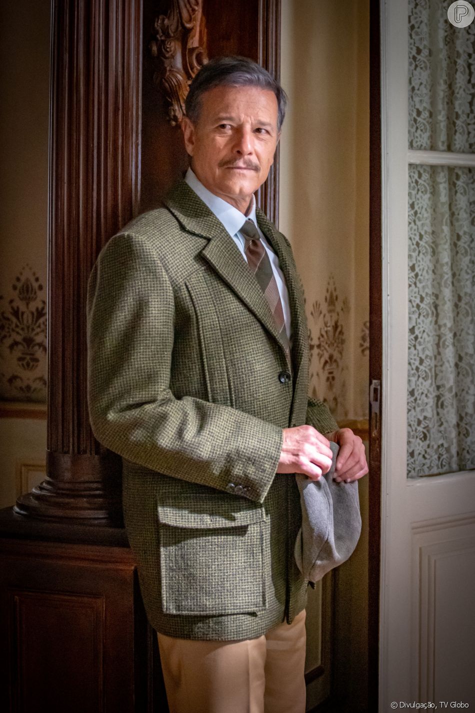 Já Margô conta a Eugênio que Úrsula sequestrou filho de Leônidas e Heloísa, no fim da novela 'Além da Ilusão'