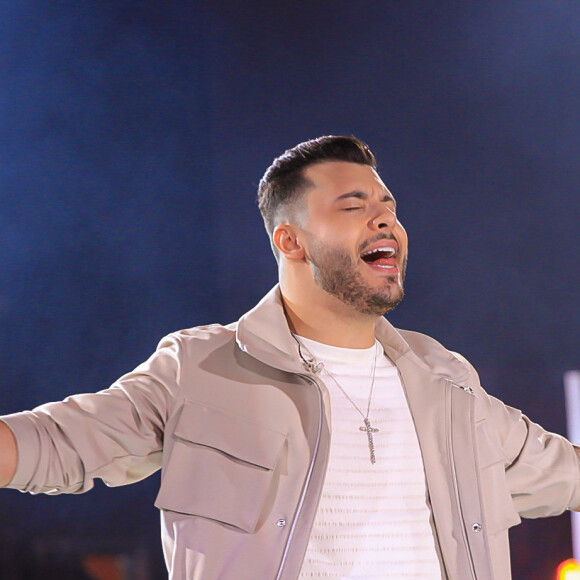 Murilo Huff conversou com o Purepeople sobre o novo single 'Perfeito Pra Ficar Sozinho'