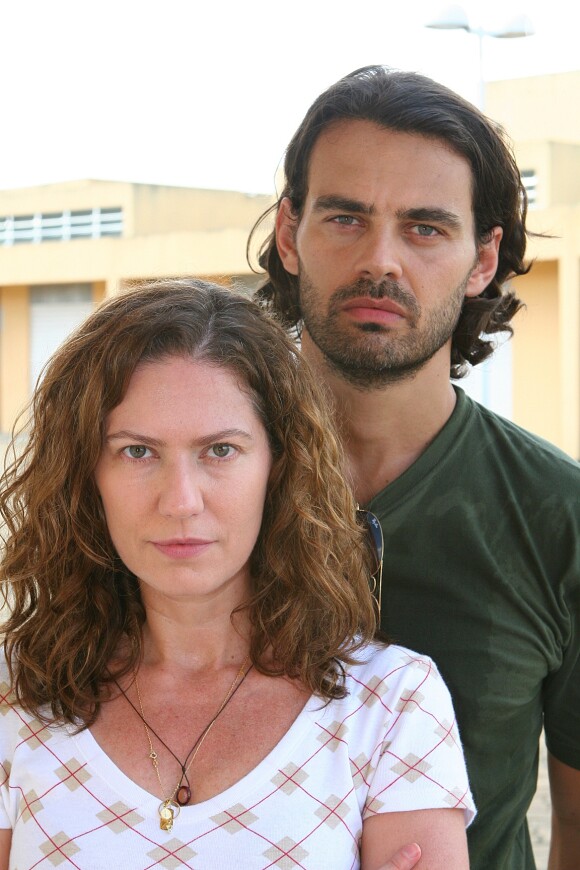Na novela 'A Favorita', Dodi (Murilo Benício) atrapalha encontro de Flora (Patricia Pillar) e Zé Bob (Carmo Dalla Vecchia)